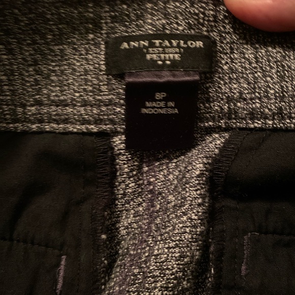 Skirt - Ann Taylor 8P mini, black and white, front zip. - Picture 5 of 8